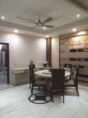 Dining Room in 3 BHK Builder Floor at East Patel Nagar – for Rent