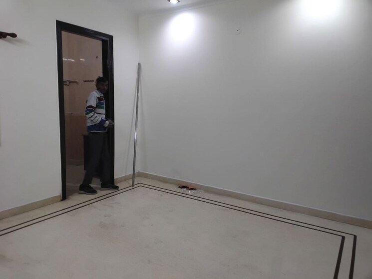 Room, sarvapriya vihar 3 Bedroom 1600 Sq.Ft. Builder Floor In Sarvapriya Vihar Delhi 9729490