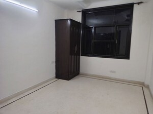 Room in 3 BHK Builder Floor at Sarvapriya Vihar – for Rent