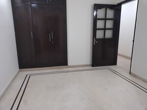 Room in 3 BHK Builder Floor at Sarvapriya Vihar – for Rent