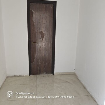 Room in 3 BHK Apartment at Omaxe Waterscapes, Gomti Nagar – for Rent