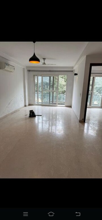 Room in 3 BHK Builder Floor at Saket – for Rent