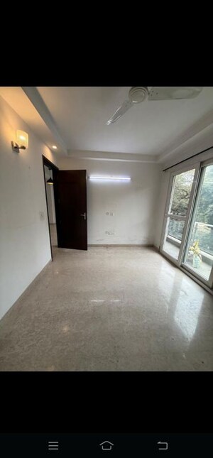 Room in 3 BHK Builder Floor at Saket – for Rent
