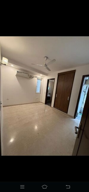Room in 3 BHK Builder Floor at Saket – for Rent