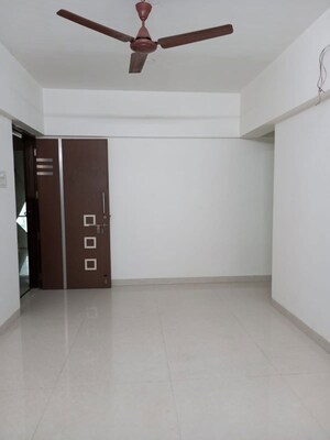 1 BHK Apartment For Rent in Rajhans Society, Goregaon East
