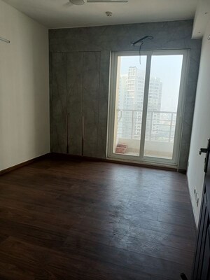 Room in 2.5 BHK Apartment at Lotus Panache, Sector 110 – for Rent