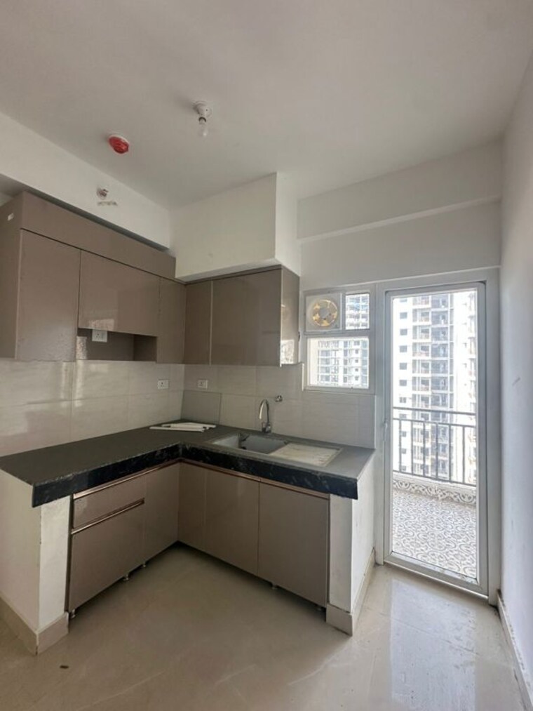 Kitchen, earthcon-casa-grande-ii 2.5 Bedroom 1355 Sq.Ft. Apartment In Chi V Greater Noida Greater Noida 9729422