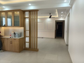 Room in 4 BHK Apartment at 3C Lotus Panache, Sector 110 – for Rent