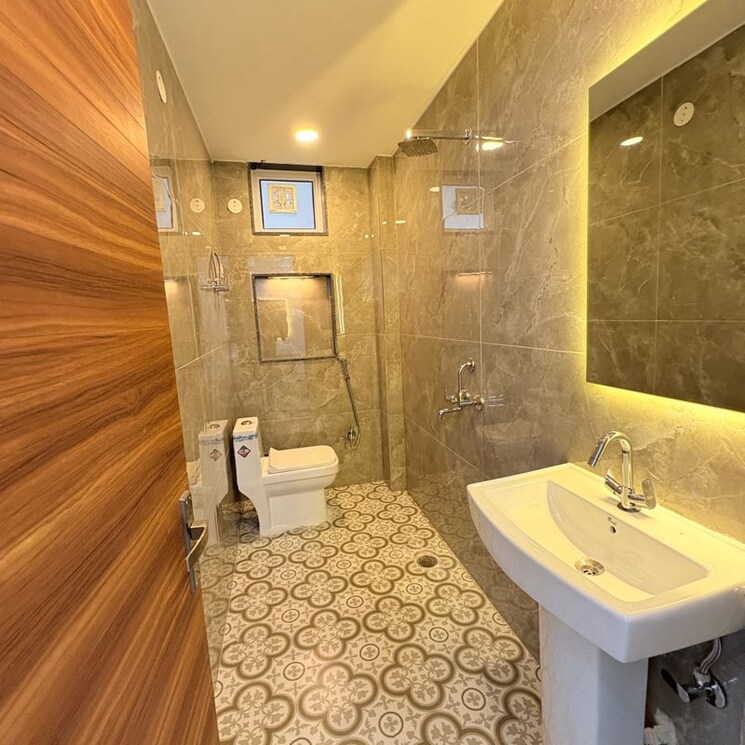 Kitchen, khirki extension 3 Bedroom 100 Sq.Yd. Builder Floor In Khirki Extension Delhi 9729550