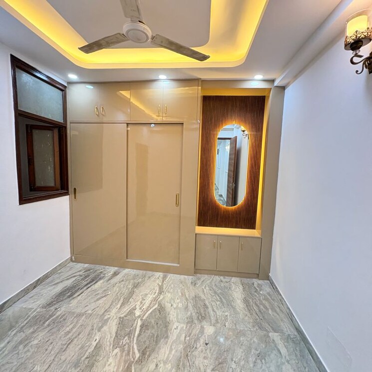Room, khirki extension 3 Bedroom 100 Sq.Yd. Builder Floor In Khirki Extension Delhi 9729550