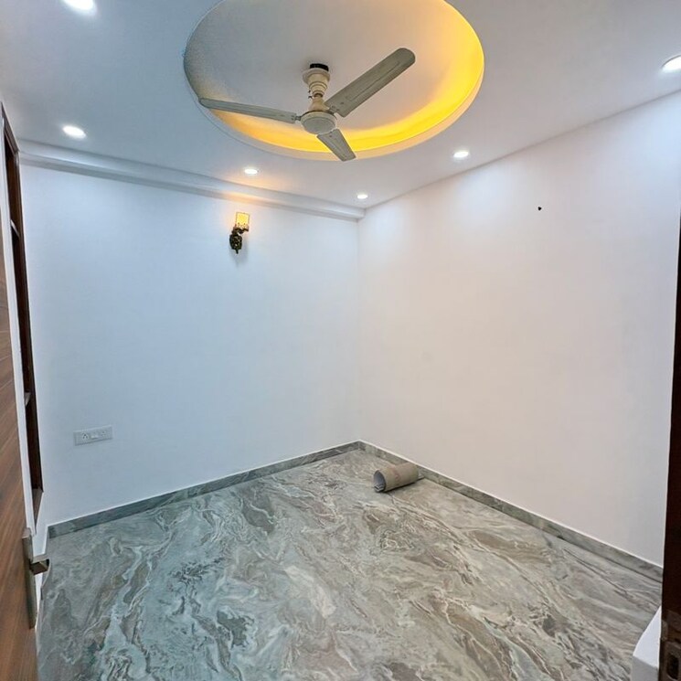 Room, khirki extension 3 Bedroom 100 Sq.Yd. Builder Floor In Khirki Extension Delhi 9729550