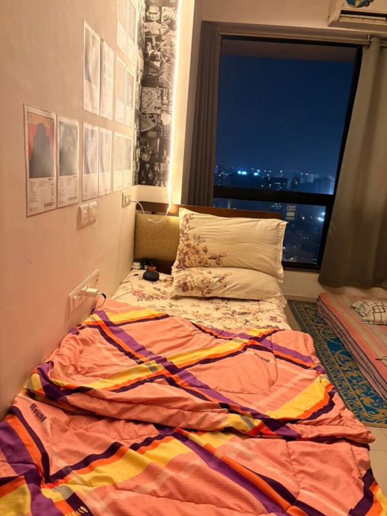 Room, goregaon west Pg For Boys In Goregaon West 9729560