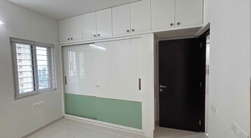 Room in 3 BHK Apartment at Rajapushpa Provincia, Narsingi – for Rent