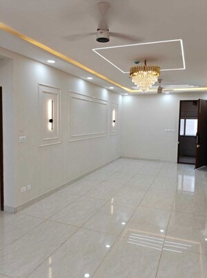 Room in 3 BHK Apartment at Prestige Beverly Hills, Kokapet – for Rent