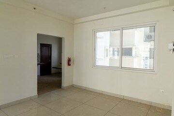 Room in 3 BHK Apartment at Prestige Lakeside Habitat, Varthur – for Rent