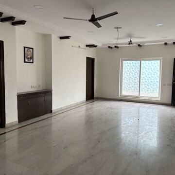 Room in 6+ BHK Independent House at Jubilee Hills – for Rent