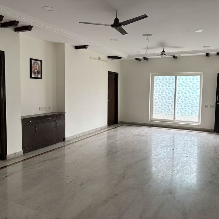 Room, jubilee hills 6+ Bedroom 8000 Sq.Ft. Independent House In Jubilee Hills Hyderabad 9729596