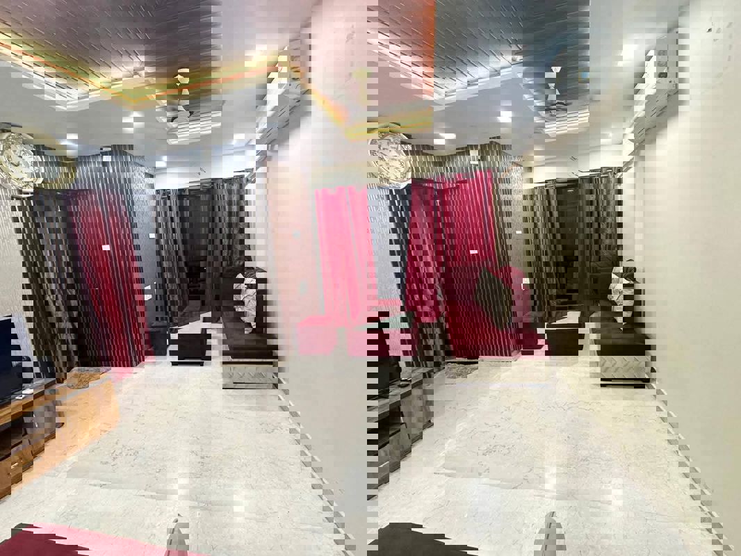 1 BHK + Pooja Room Apartment For Rent in Shreenath CHS Vile Parle West