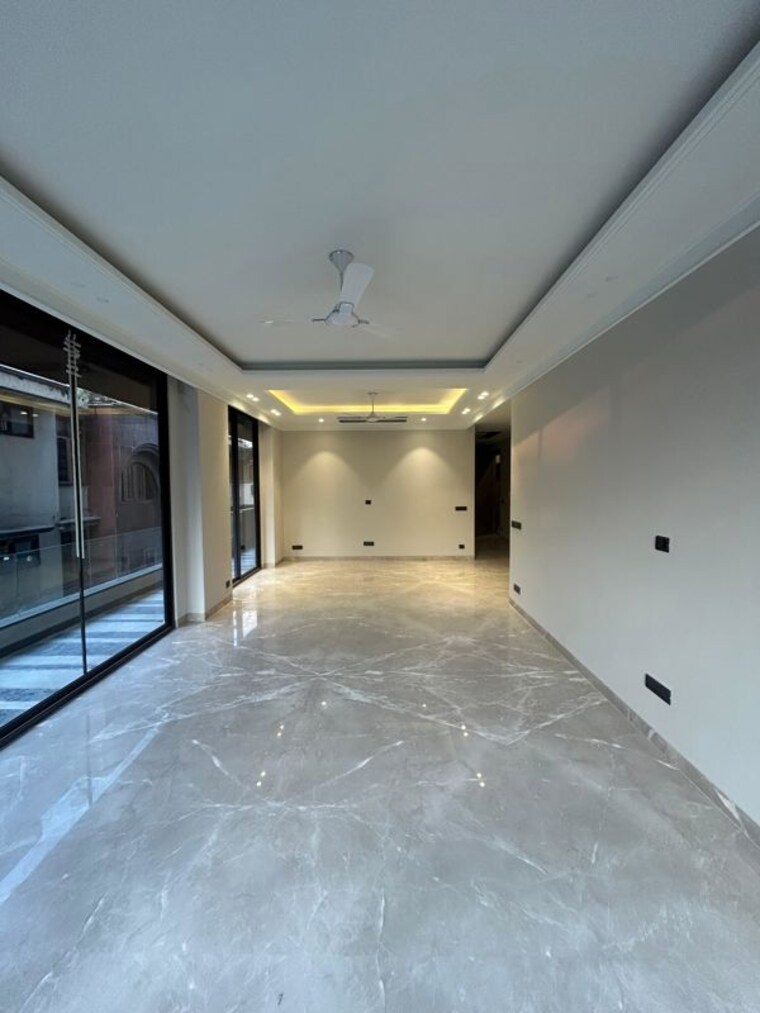 Room, pushpanjali farms 6 Bedroom 10000 Sq.Ft. Independent House In Pushpanjali Farms Delhi 9729612