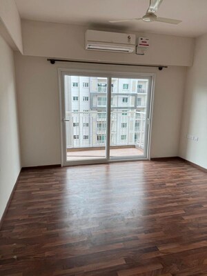 Room in 4 BHK Apartment at L&T Raintree Boulevard, Hebbal – for Rent