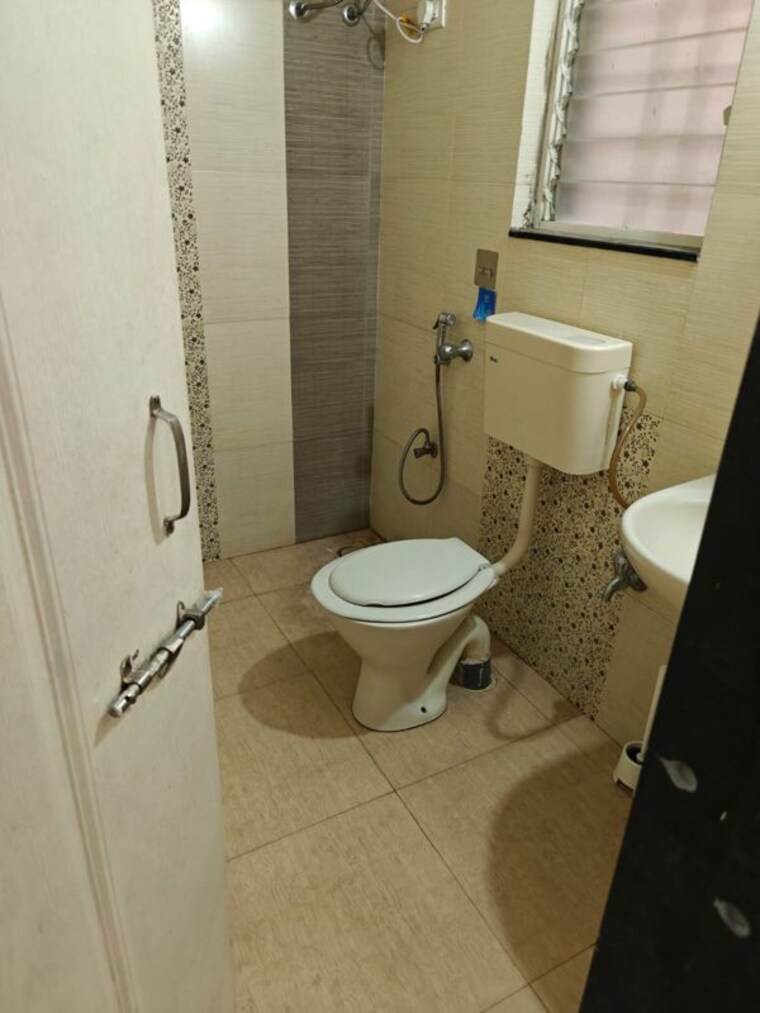 Bathroom, gk-rose-county 2.5 Bedroom 1350 Sq.Ft. Apartment In Pimple Saudagar Pune 9729660