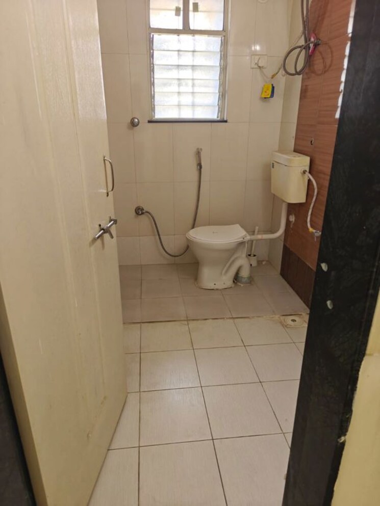 Bathroom, gk-rose-county 2.5 Bedroom 1350 Sq.Ft. Apartment In Pimple Saudagar Pune 9729660