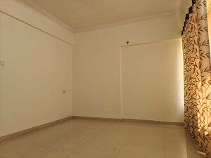 Room in 2.5 BHK Apartment at GK Rose County, Pimple Saudagar – for Rent