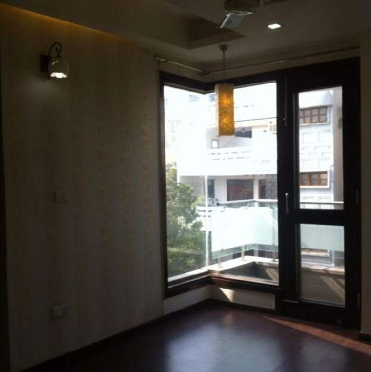 Room, vasant vihar 4 Bedroom 400 Sq.Ft. Builder Floor In Vasant Vihar Delhi 9729669