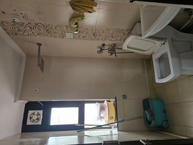 Attached Bathroom, sector 10 dwarka 2 Bedroom 1300 Sq.Ft. Apartment In Sector 10 Dwarka Delhi 9729686