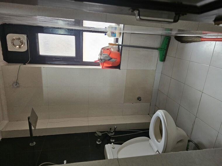 Bathroom, sector 10 dwarka 2 Bedroom 1300 Sq.Ft. Apartment In Sector 10 Dwarka Delhi 9729686