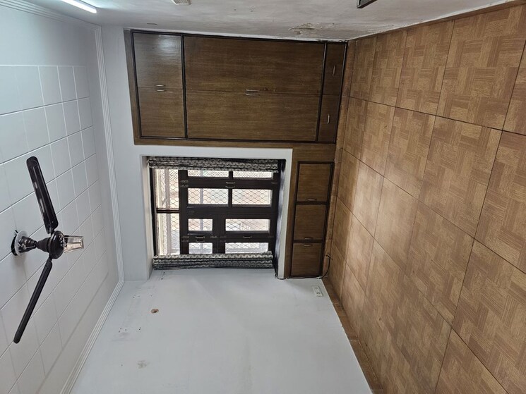 Room, sector 10 dwarka 2 Bedroom 1300 Sq.Ft. Apartment In Sector 10 Dwarka Delhi 9729686