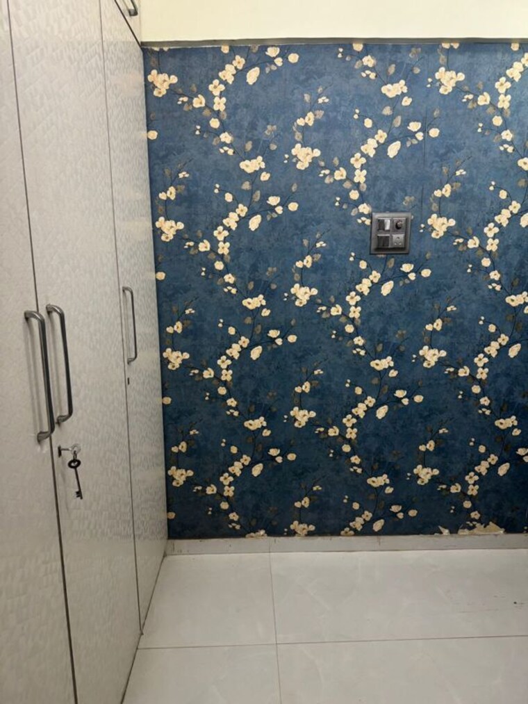 Room, santacruz east 1 RK 250 Sq.Ft. Apartment In Santacruz East Mumbai 9729702