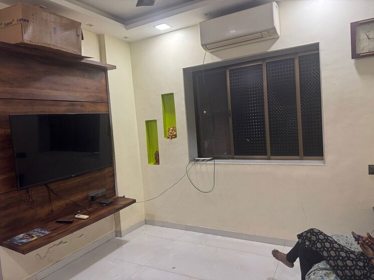 Room, santacruz east 1 RK 250 Sq.Ft. Apartment In Santacruz East Mumbai 9729702