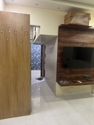 Room in 1 RK Apartment at Santacruz East – for Rent