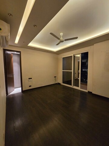Room in 3 BHK Builder Floor at Ansal Sushant Apartments, Sushant Lok I – for Rent