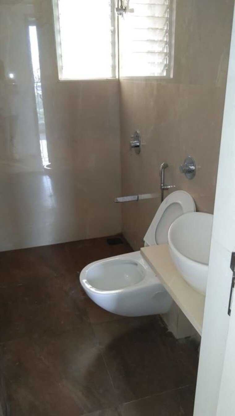 Bathroom, shree-krupa-panch-pakhadi 3 Bedroom 1350 Sq.Ft. Apartment In Panch Pakhadi Thane 9729710