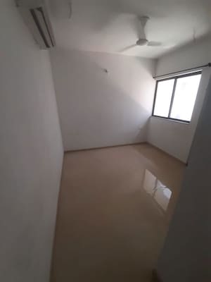 Room in 2.5 BHK Apartment at Lodha Palava Downtown, Dombivli East – for Rent