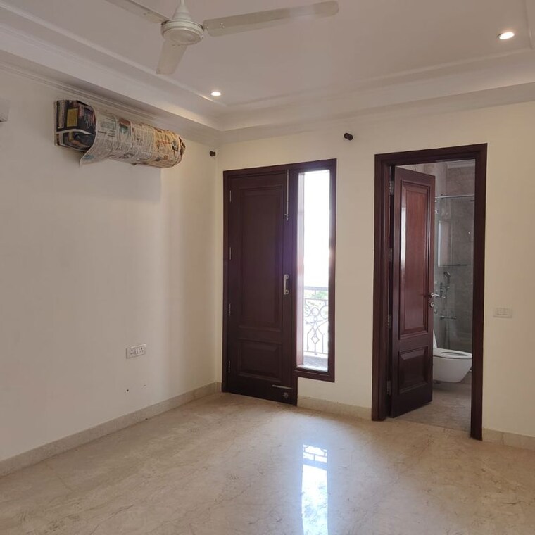 Room, vasant vihar 4 Bedroom 600 Sq.Ft. Builder Floor In Vasant Vihar Delhi 9729741