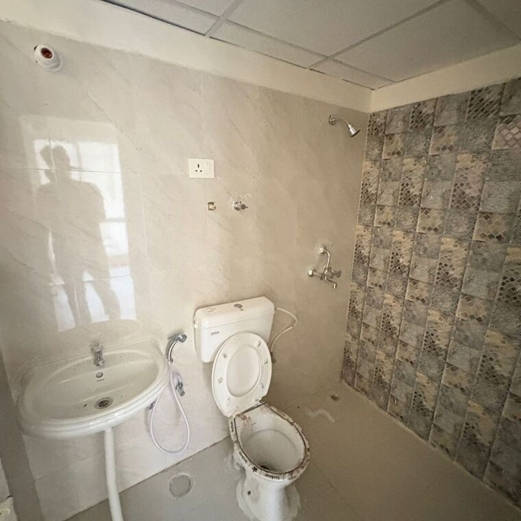 Bathroom, signature-the-millennia-3 2 Bedroom 661 Sq.Ft. Apartment In Sector 37d Gurgaon 9729746