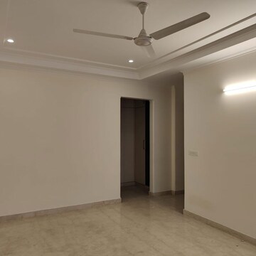Room in 4 BHK Builder Floor at Vasant Vihar – for Rent