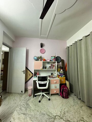 Master Bedroom in 4 BHK Builder Floor at Green Fields Colony – for Rent