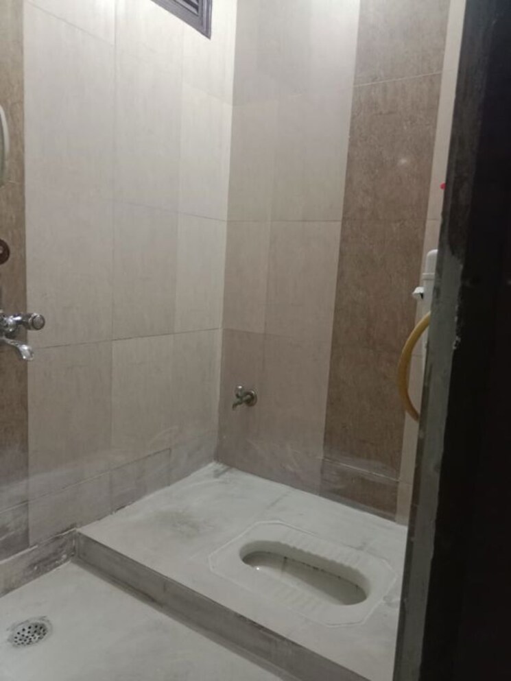 Bathroom, saket 1 Bedroom 450 Sq.Ft. Builder Floor In Saket Delhi 9729768