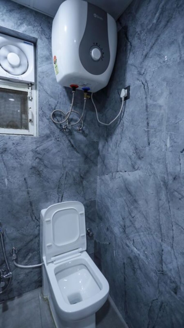 Bathroom, chandak-cornerstone 2 Bedroom 600 Sq.Ft. Apartment In Worli Mumbai 9726983