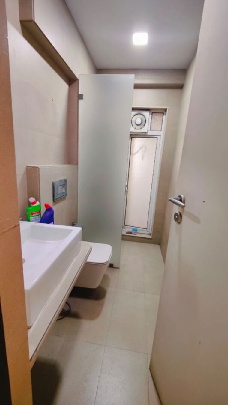 Bathroom, hiranandani-gardens-octavius 3 Bedroom 1150 Sq.Ft. Apartment In Powai Mumbai 9729793