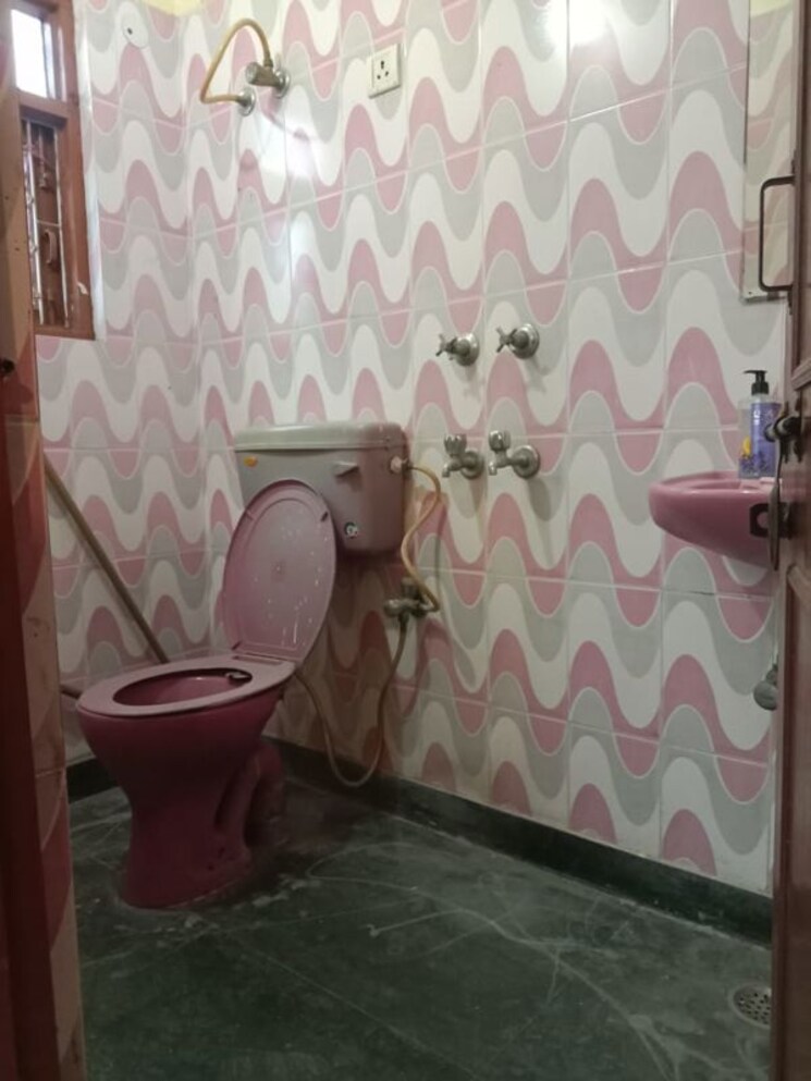 Bathroom, saket 2 Bedroom 900 Sq.Ft. Builder Floor In Saket Delhi 9729796