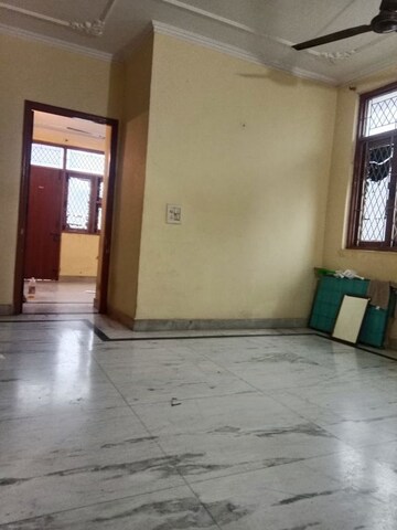 Room in 2 BHK Builder Floor at Saket – for Rent