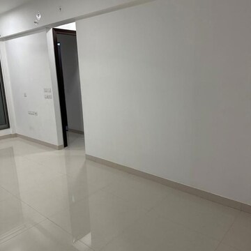 Room in 2 BHK Apartment at Sunteck City Avenue 4, Goregaon West – for Rent