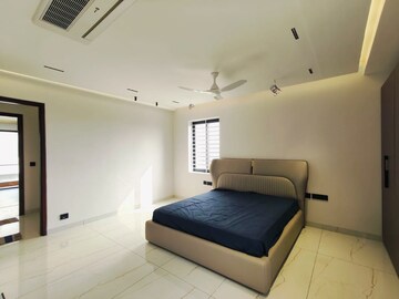 Bathroom in 4 BHK Villa at Lam – for Sale