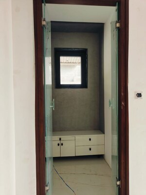 Room in 4 BHK Villa at Lam – for Sale