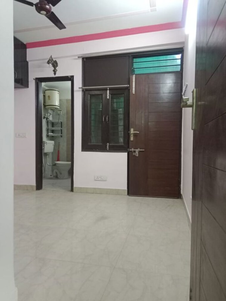 Room, saket 2 Bedroom 900 Sq.Ft. Builder Floor In Saket Delhi 9729817